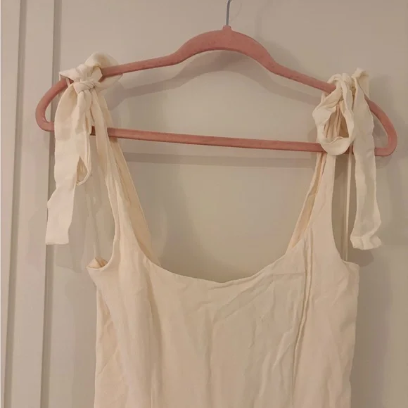 Elegant White Tie-Shoulder Midi Dress - Picture 7 of 9